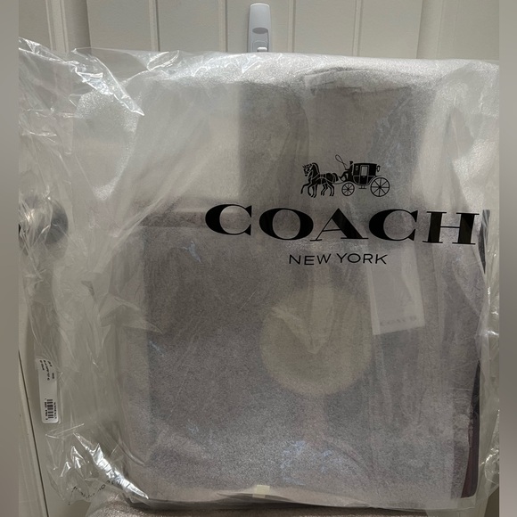 NWT Coach Dempsey Tote 40 - Picture 9 of 9